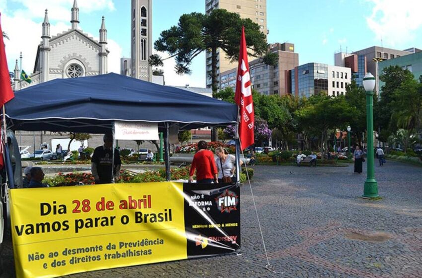 Abaixo-assinado busca mobilizar contra as reformas e para Greve Geral