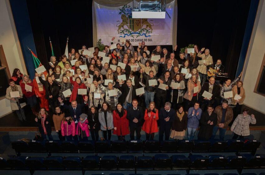  Servidores recebem homenagens em noite de jubilação