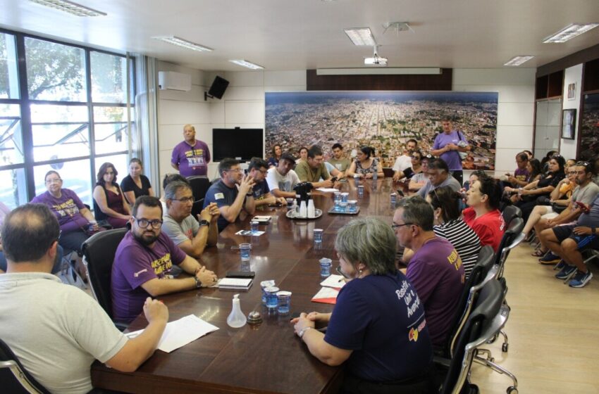  Sindiserv e comitiva de delegados têm reunião com Executivo