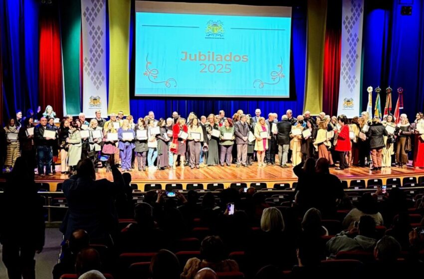 Sindiserv prestigia jubilados – VEJA FOTOS